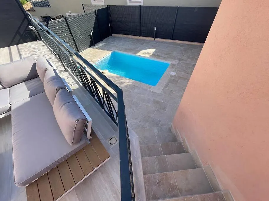 Villa Avec Piscine Privee Proche Mer La Garonnette-Plage France